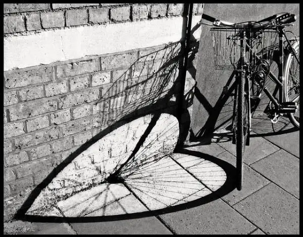 Bike shadow optical illusion