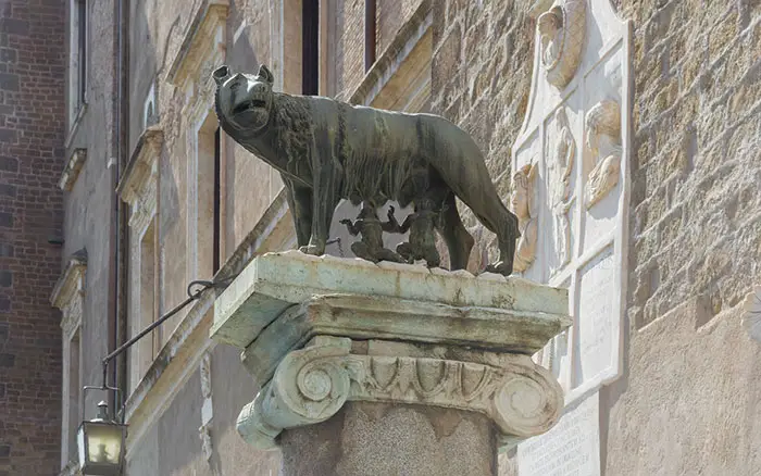 Image Of Capitoline Wolf Statue