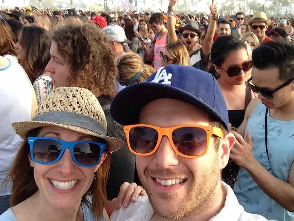 Aaron Paul - Jesse pinkman from breaking bad photobombing at Coachella