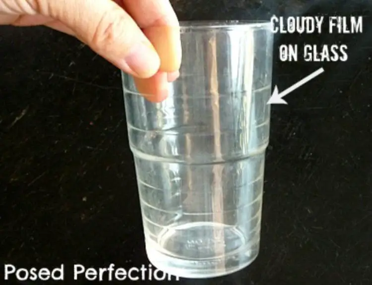 Clean Your Glass Glasses With Vinegar