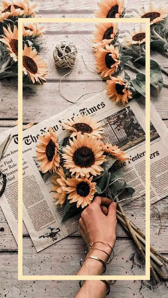 Flowers & Newspaper wallpaper