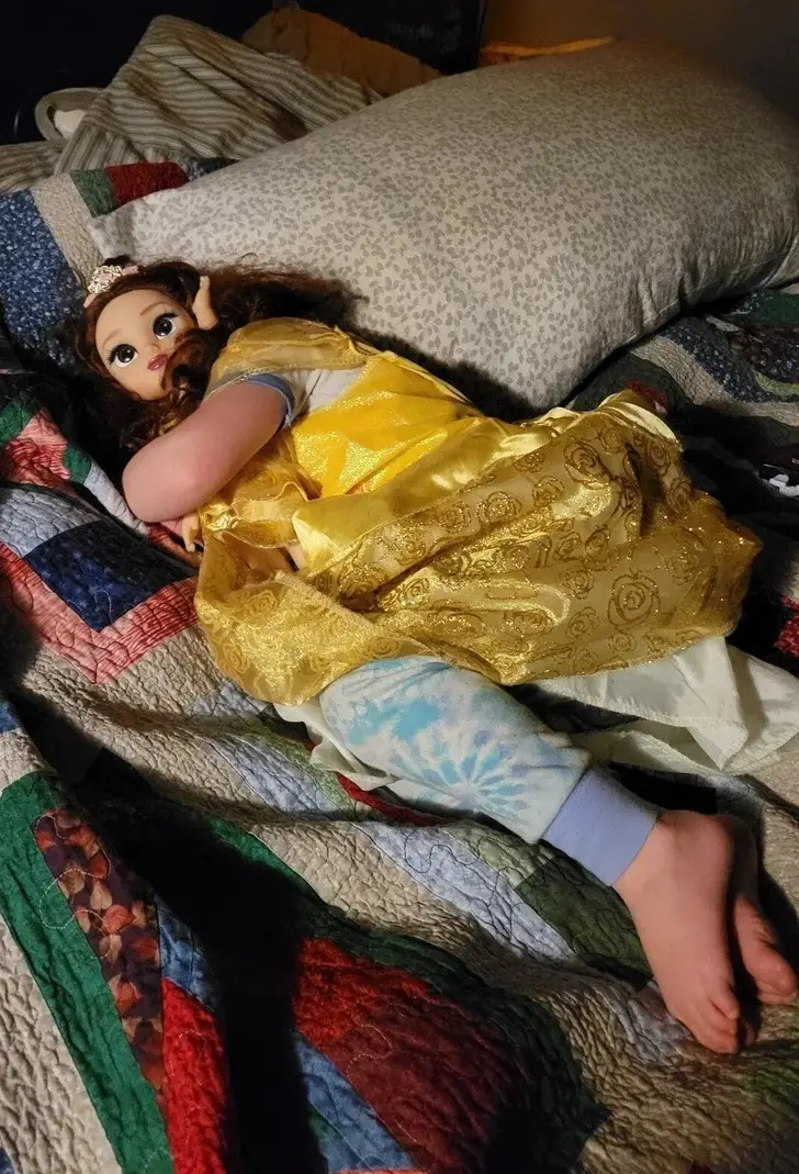 That's Why We Shouldn't Let Children Sleep With Their Dolls
