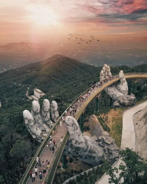 Amazing Places on Earth, The Golden Bridge