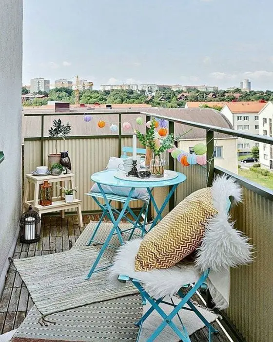 Balcony with tea table 