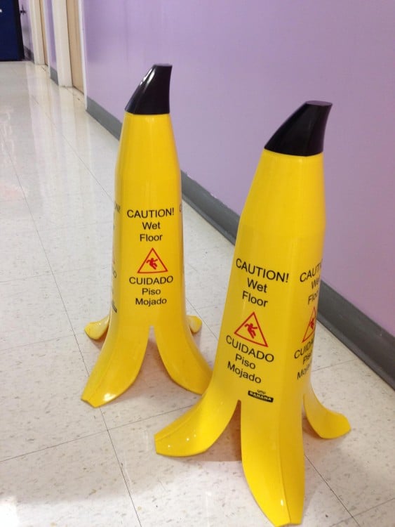 Banana-shaped caution sign 