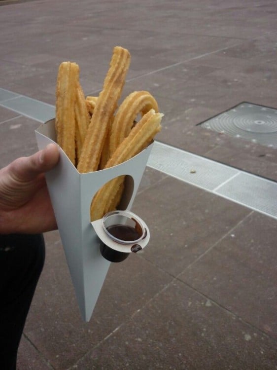 Churros with chocolate 