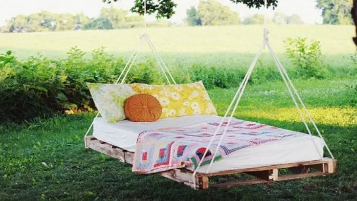 Floating Hanging Furniture made with pallets