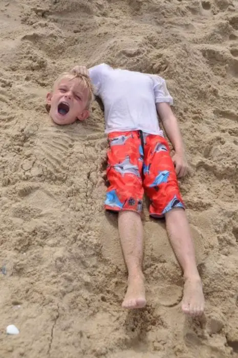 Funny photos using sand