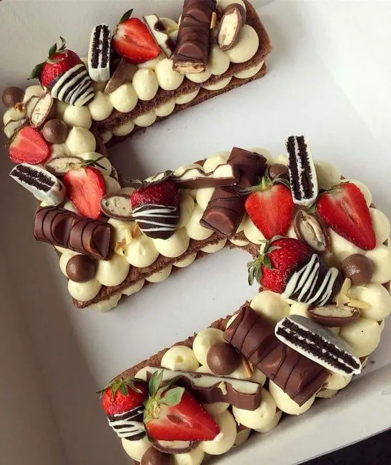 Number Cakes with chocolate chunks and strawberries