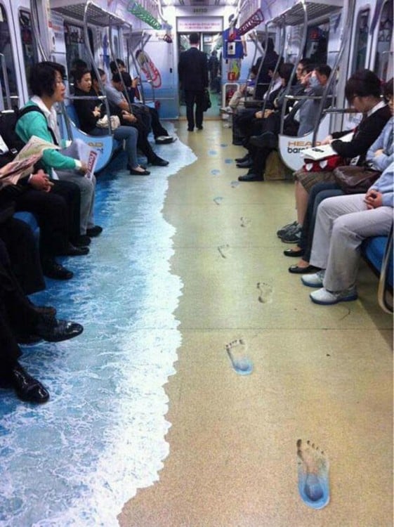 Sea advertising in the subway
