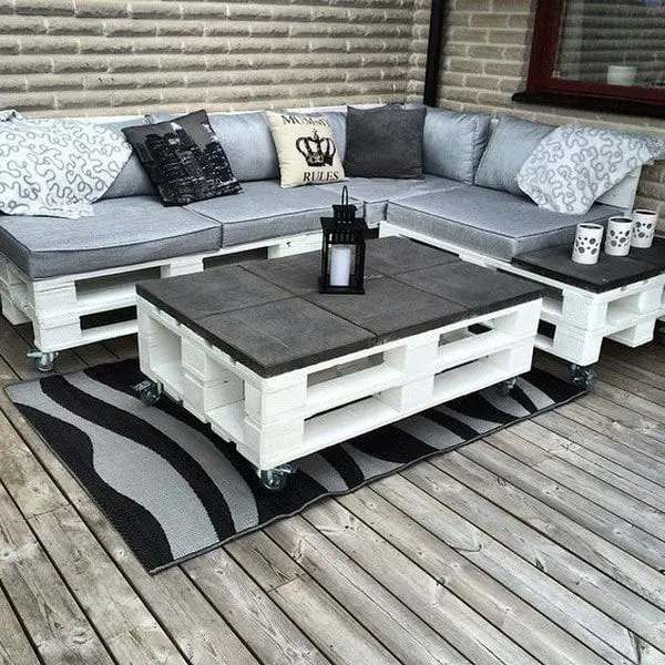 Sitting Furniture made with pallets