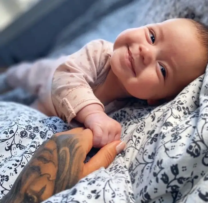 Mother Manages To Take A Picture Of Her Little Girl Posing With The Sweetest Of Smiles