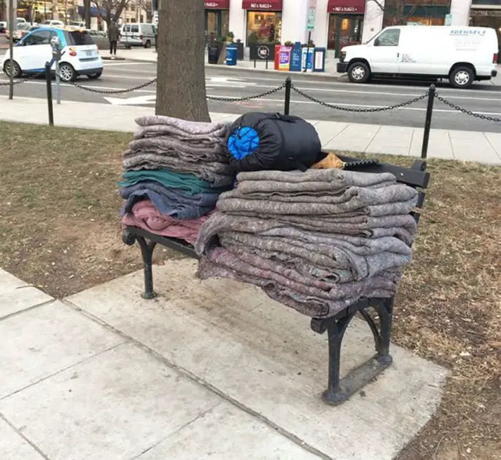 Blankets on a bench 