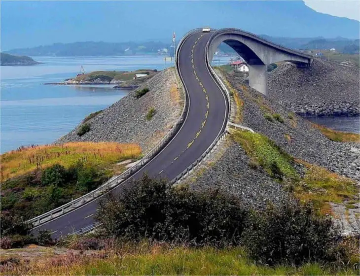 Bridge against vertigo in Norway