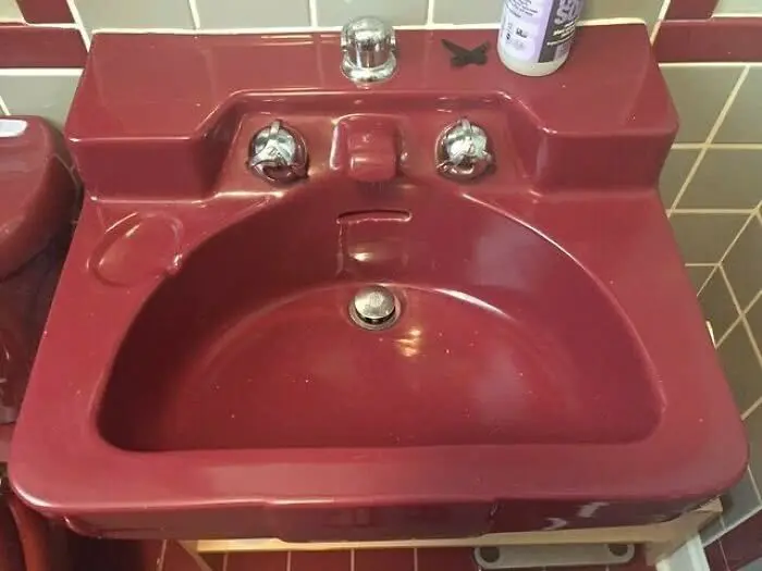 Scared sink