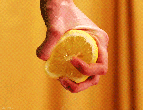 Squeezing lemon 