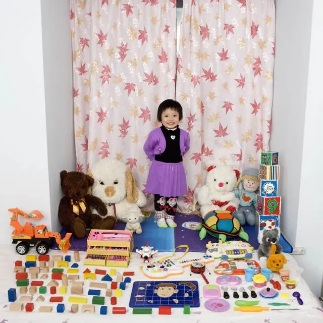 Toys for children world - Gabriele Galimberti (18)