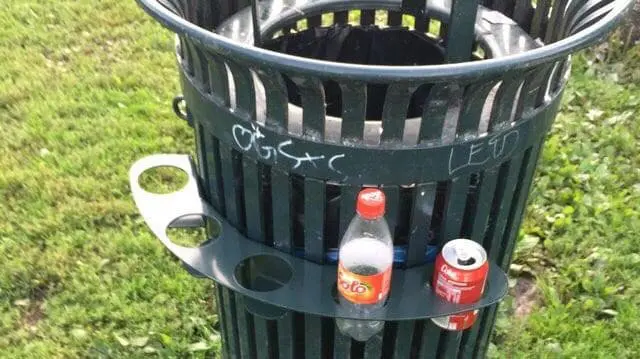 Accessory trash can to recycle bottles