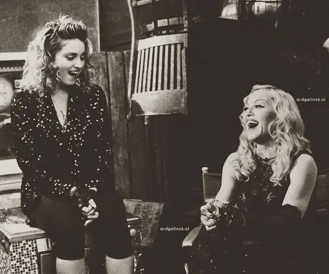 Celebrities with their young selves (14)