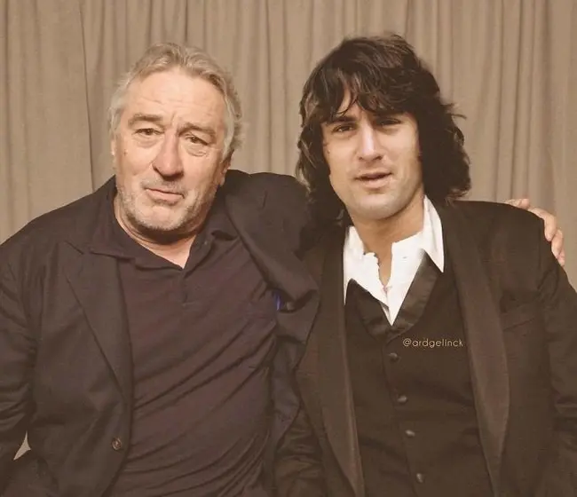 Celebrities with their young selves (19)