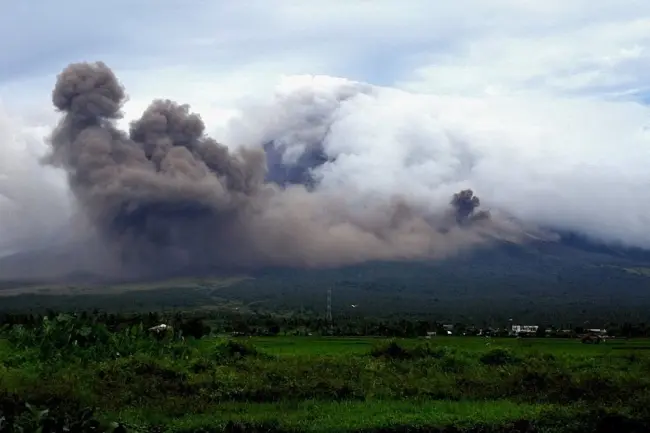 Hug Cloud Dust Volcano