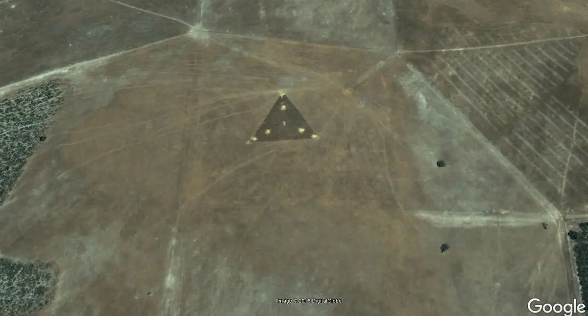 UFO-in-Australia-google-earth
