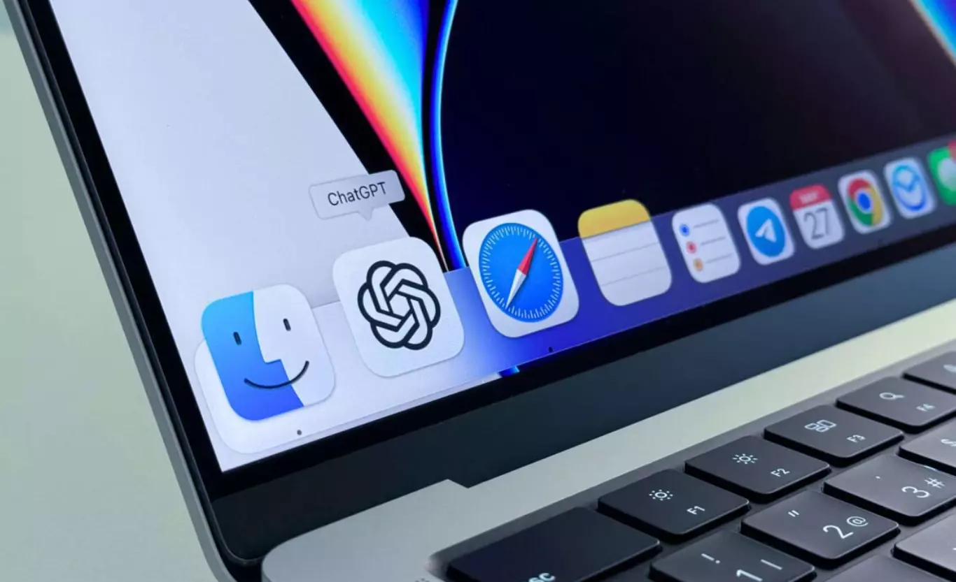 Apple employees are banned from using ChatGPT