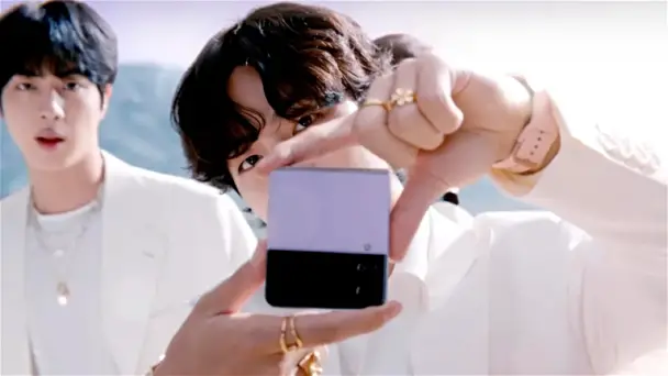 Samsung Forgets About Bts And Collaborates With Another K Pop Band For The Launch Of Its New Foldable Phones
